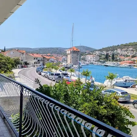 Waterfront Seaview Maria Apartman Marina