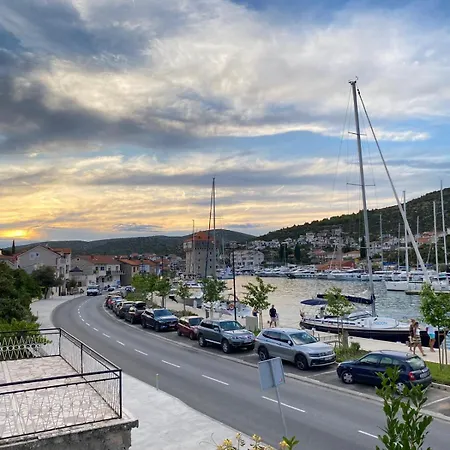 Waterfront Seaview Maria Апартаменты Марина