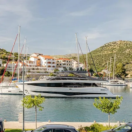 Waterfront Seaview Maria Appartamento *